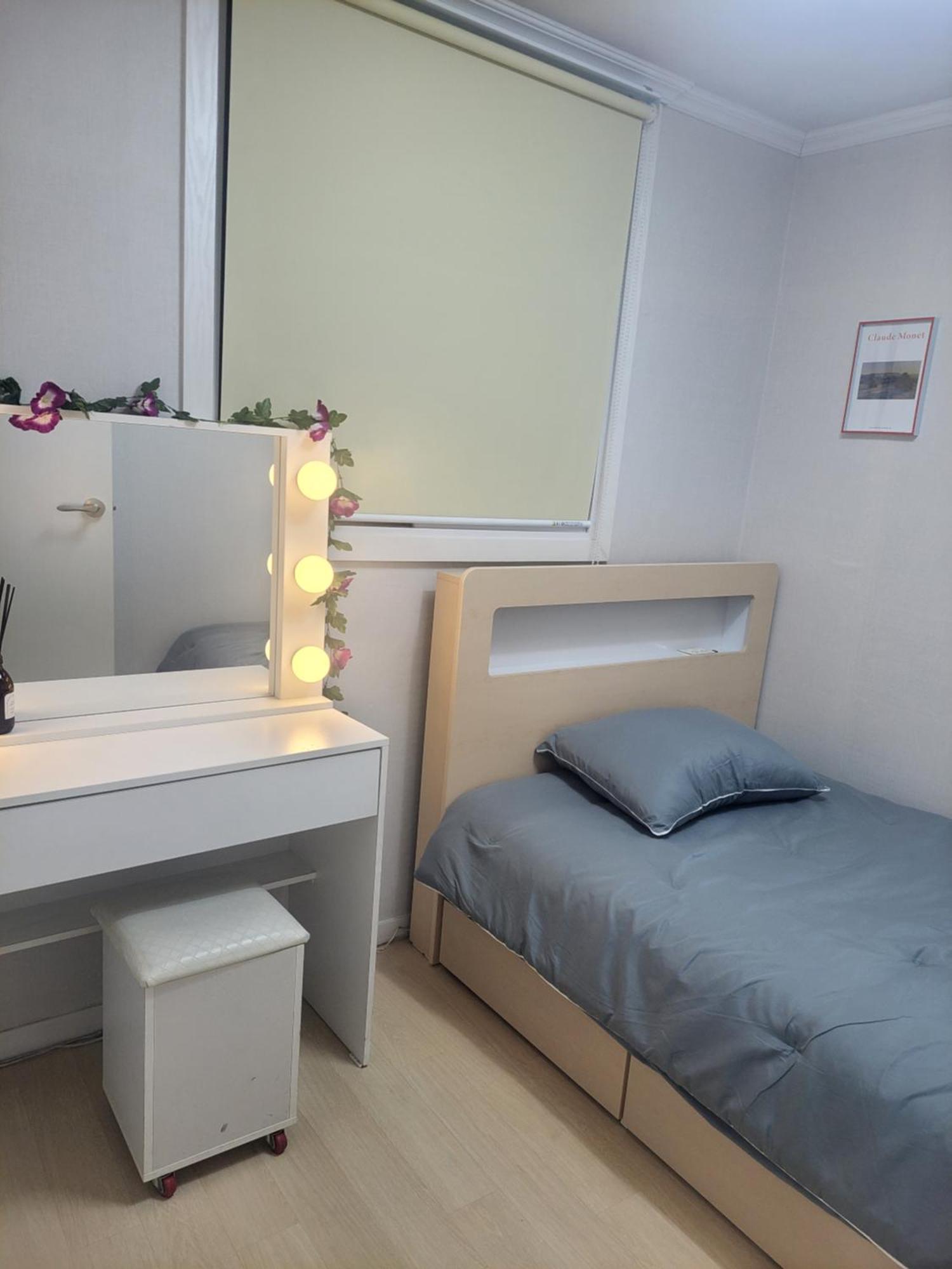 Newly Renovated 2 Bedroom #7 Căn hộ Seoul